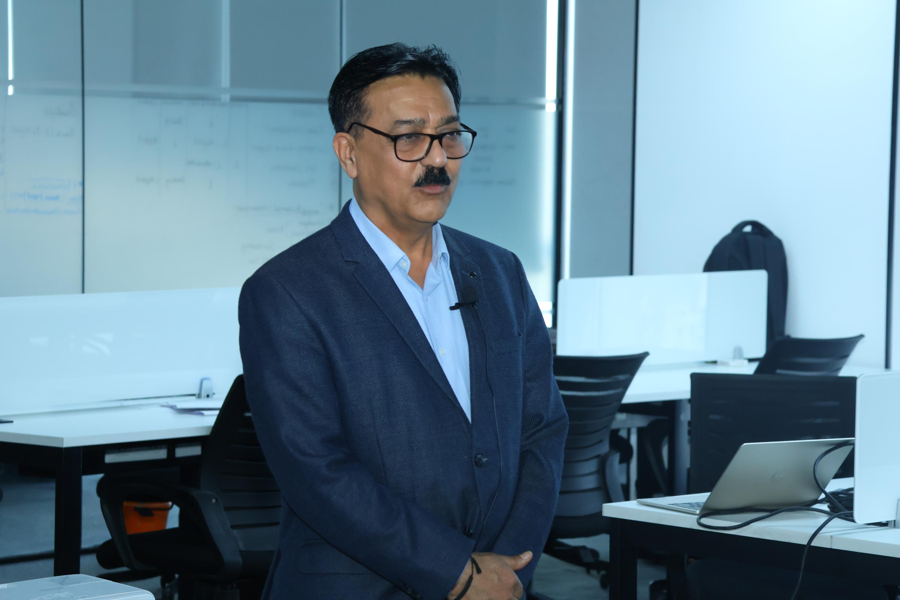 Rajiv Thapar presenting on Agentic AI at ALDI 2026